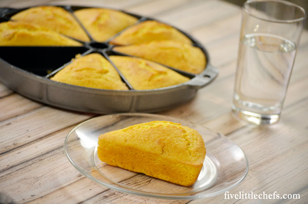 This is an easy sweet cornbread recipe. It is fluffy and moist. Takes 35 minutes from start to finish.