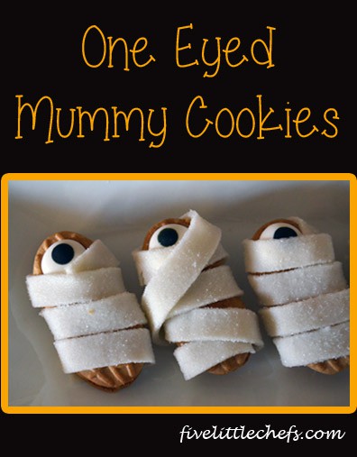 One Eyed Mummy Cookies from fivelittlechefs.com is a super quick Halloween treat kids can make themselves! #mummy #halloween